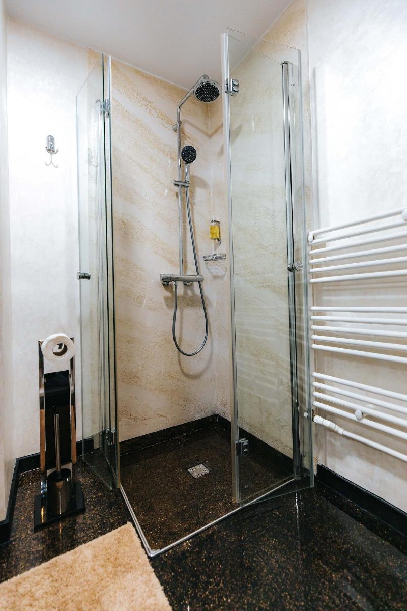 Evianne Boutique Hotel image
