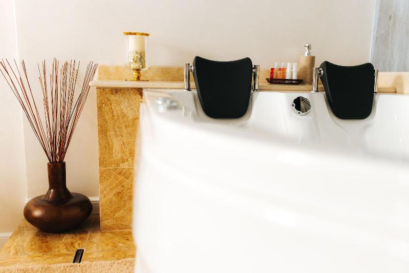 Evianne Boutique Hotel image