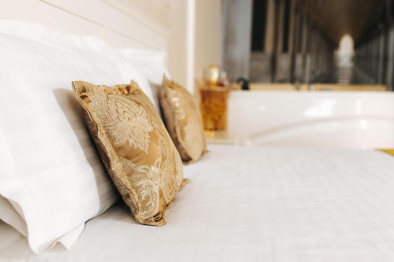 Evianne Boutique Hotel image