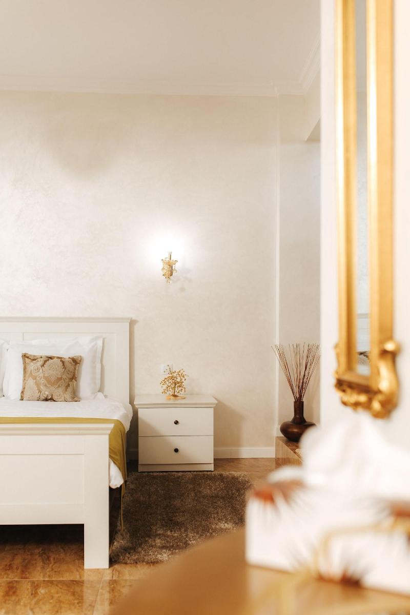 Evianne Boutique Hotel image