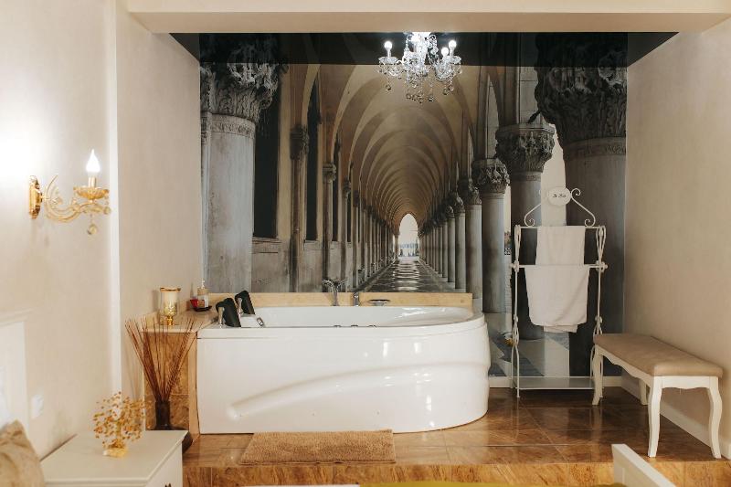 Evianne Boutique Hotel image