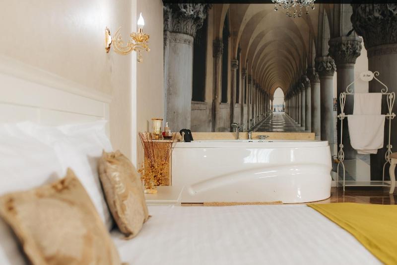Evianne Boutique Hotel image