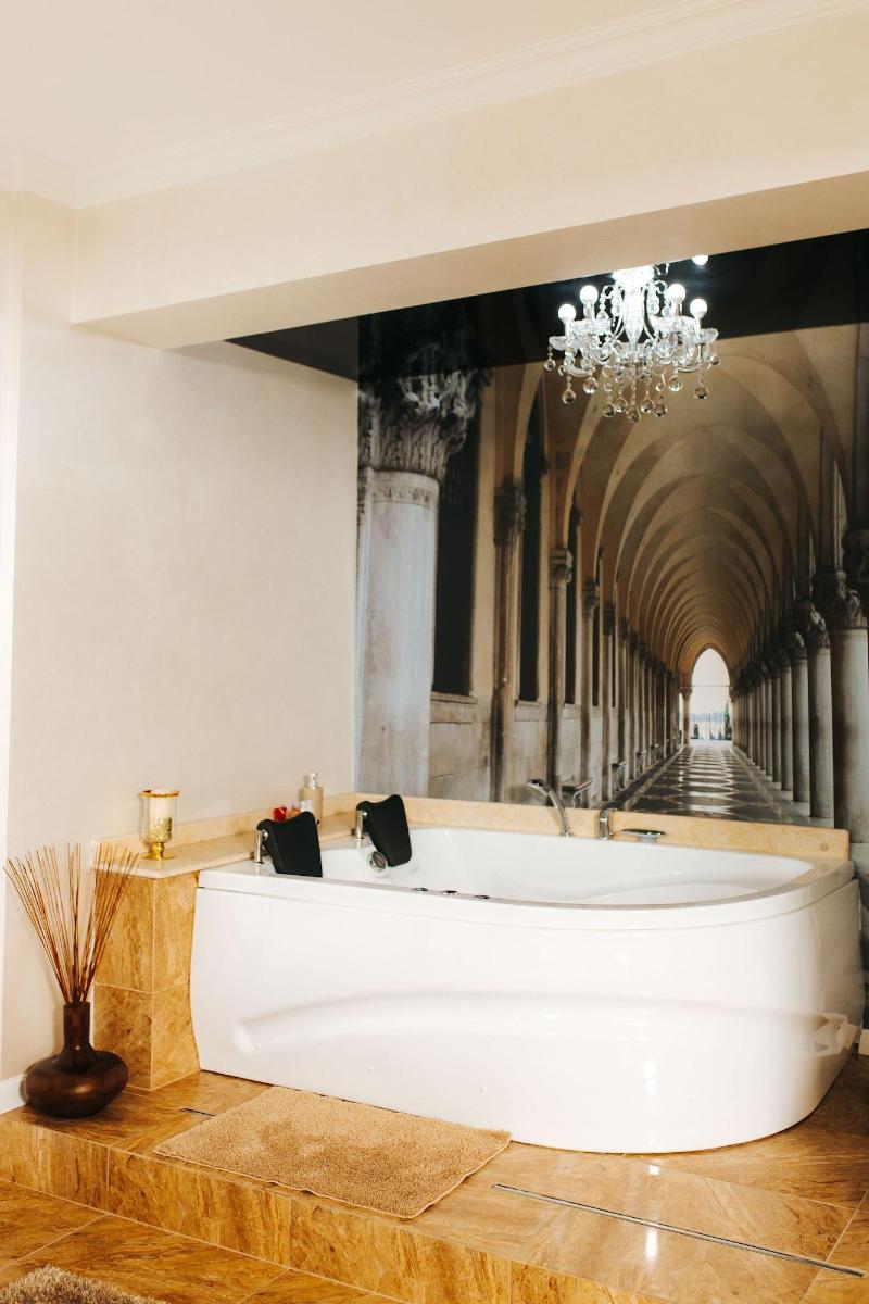 Evianne Boutique Hotel image