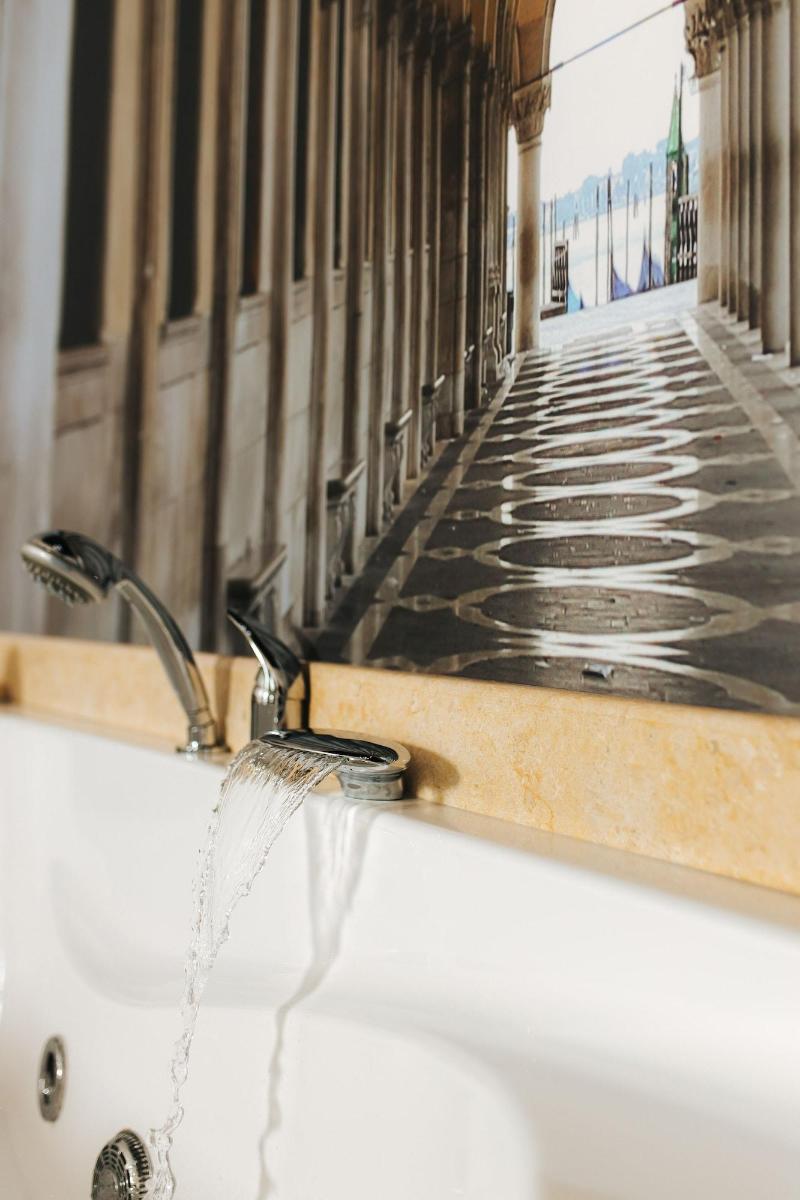 Evianne Boutique Hotel image