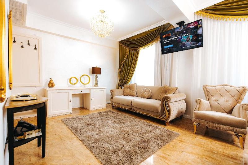 Evianne Boutique Hotel image