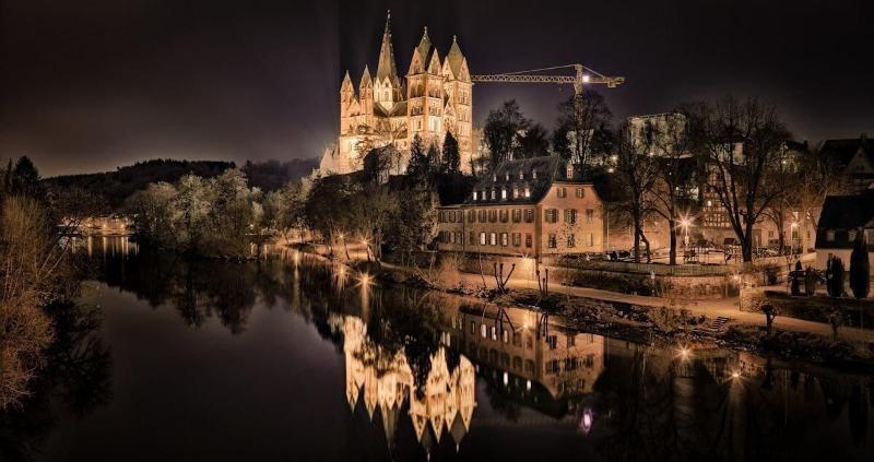 Hotel Huss image