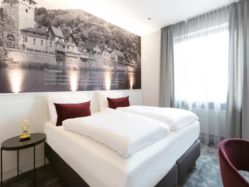 Hotel Huss image