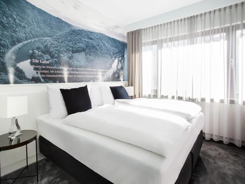 Hotel Huss image