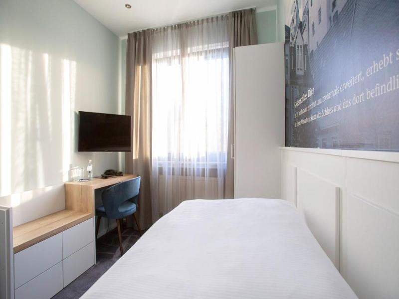 Hotel Huss image