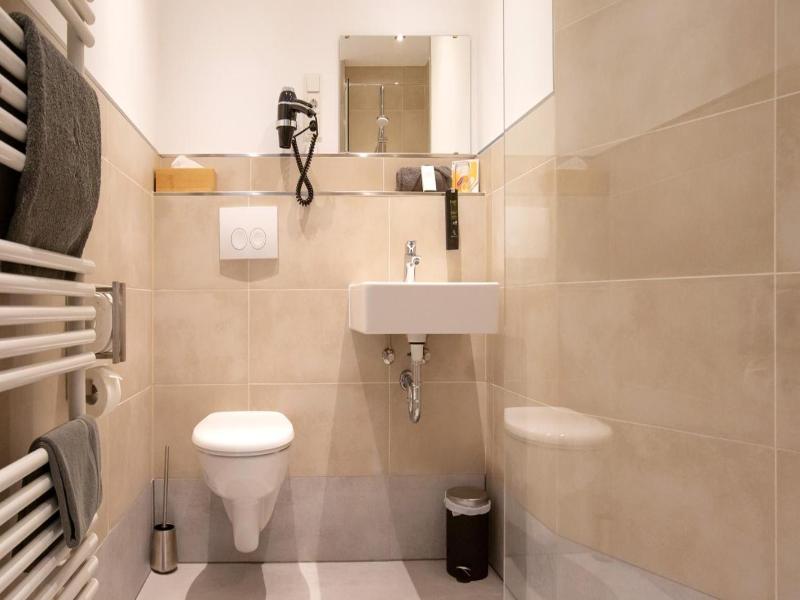 Hotel Huss image