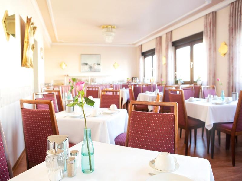 Hotel Huss image