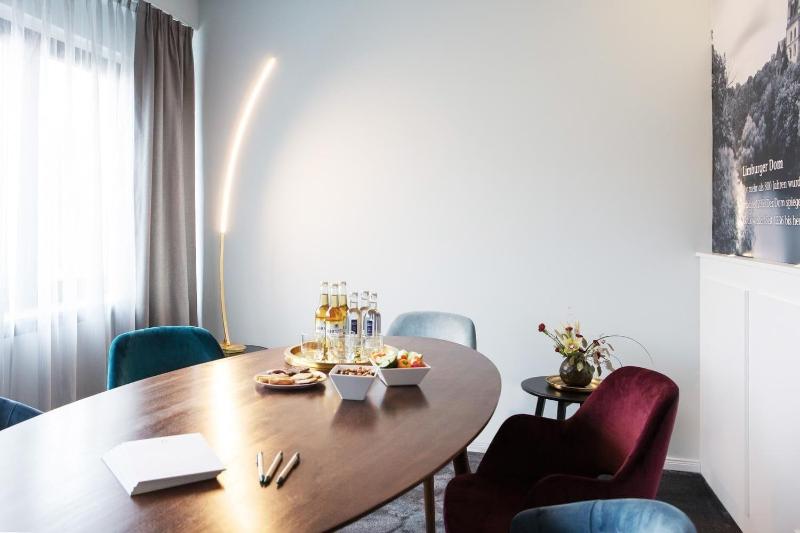 Hotel Huss image
