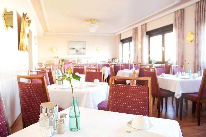 Hotel Huss image