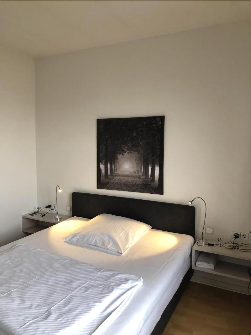Hotel Huss image