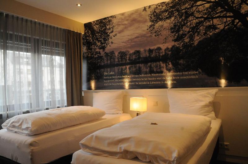 Hotel Huss image