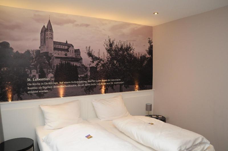 Hotel Huss image