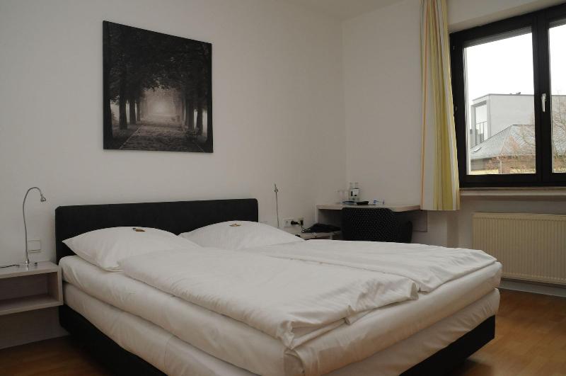 Hotel Huss image