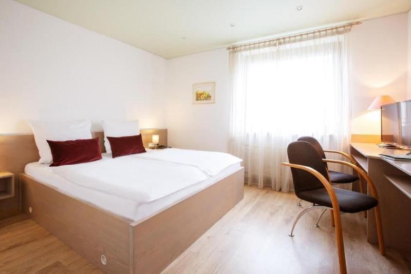 Hotel Huss image
