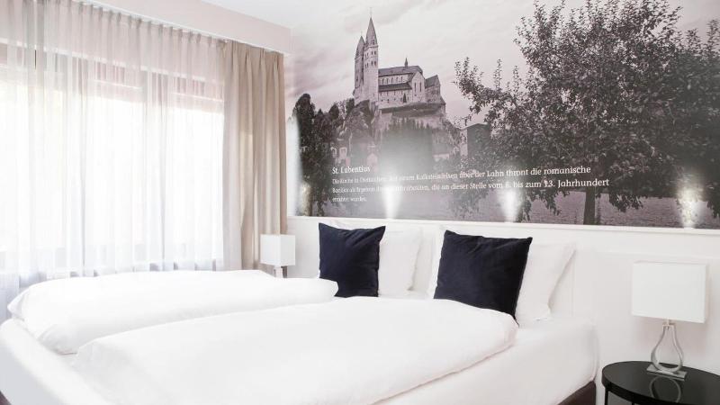 Hotel Huss image