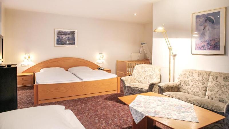 Hotel Huss image