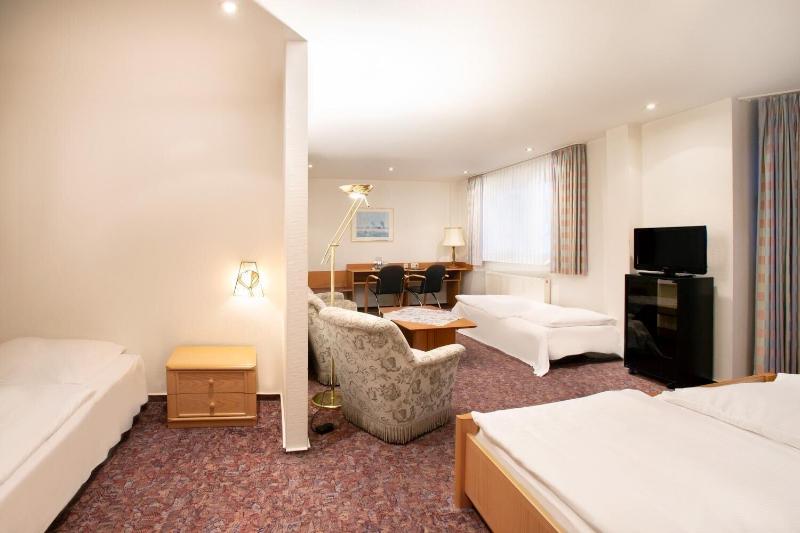 Hotel Huss image