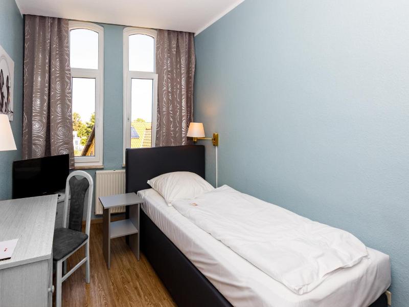 Hotel Sarstedter Hof image