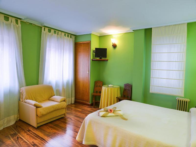 Cafe Bar Hotel Jefi image