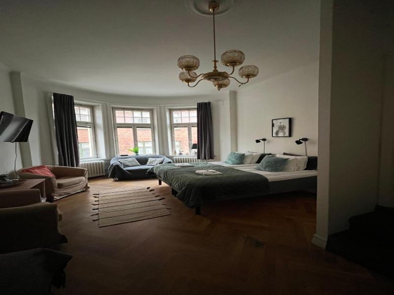 Morris Hotel image