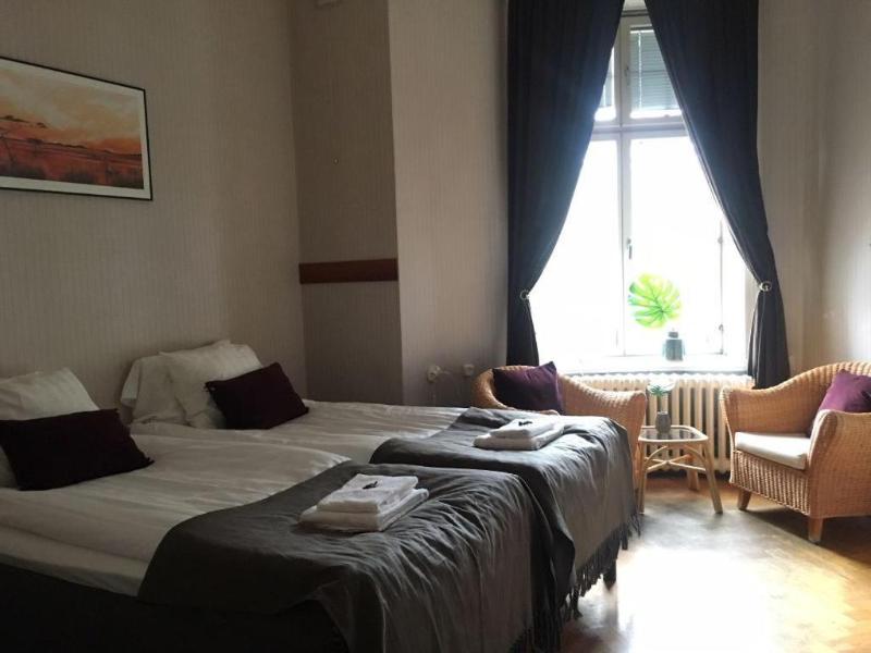 Morris Hotel image