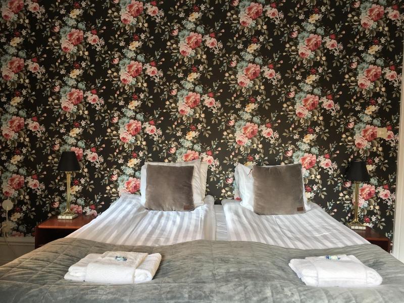 Morris Hotel image