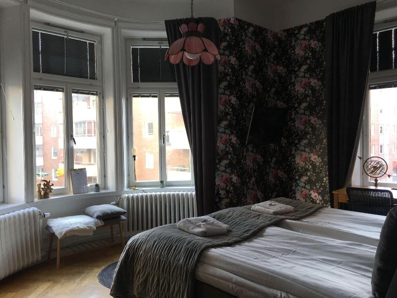 Morris Hotel image
