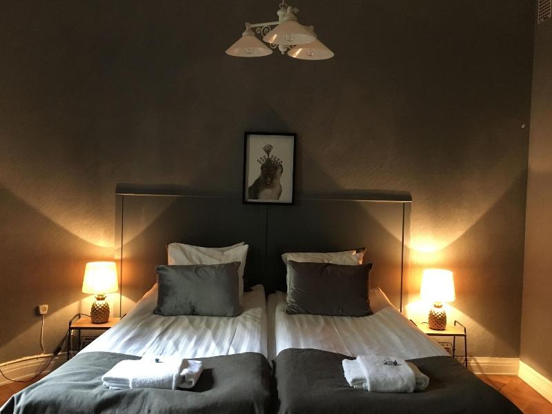 Morris Hotel image