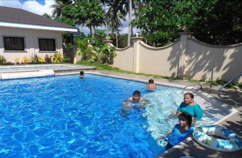 Ucoy Beach Resort image 1