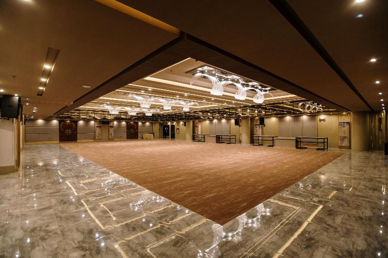 Zuri Hotel image