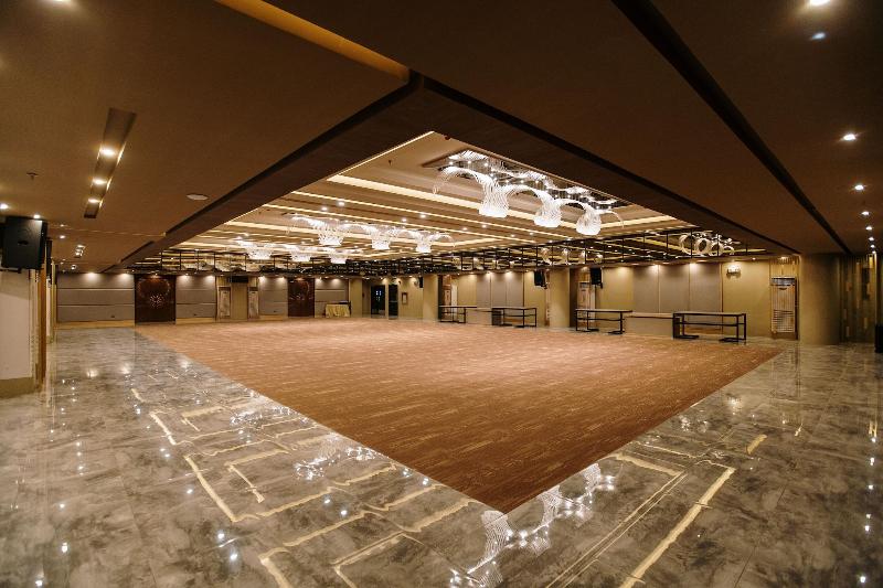 Zuri Hotel image