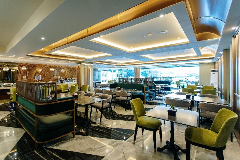 Zuri Hotel image