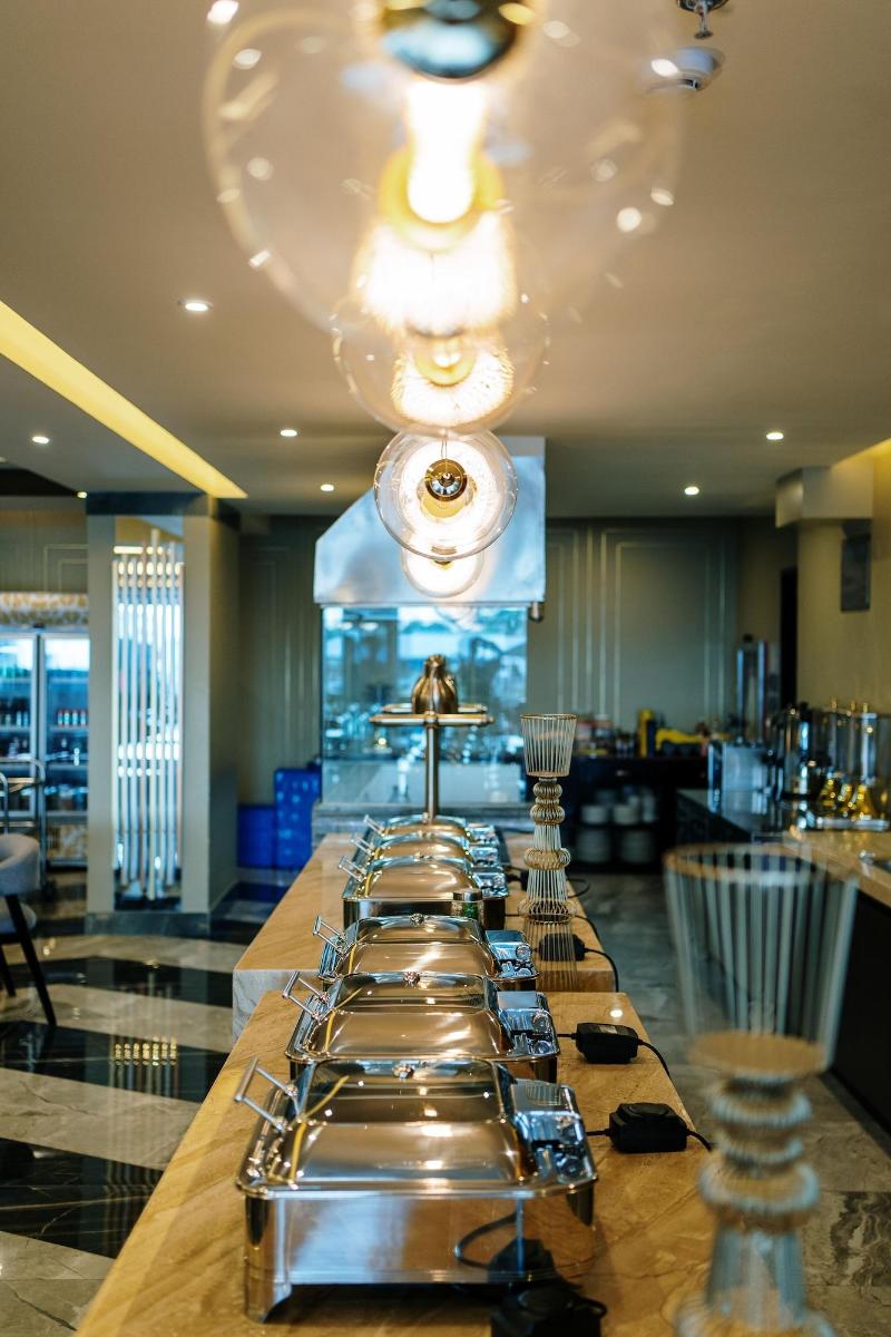 Zuri Hotel image