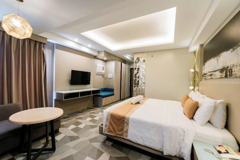 Zuri Hotel image