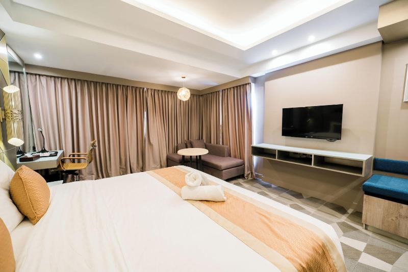 Zuri Hotel image