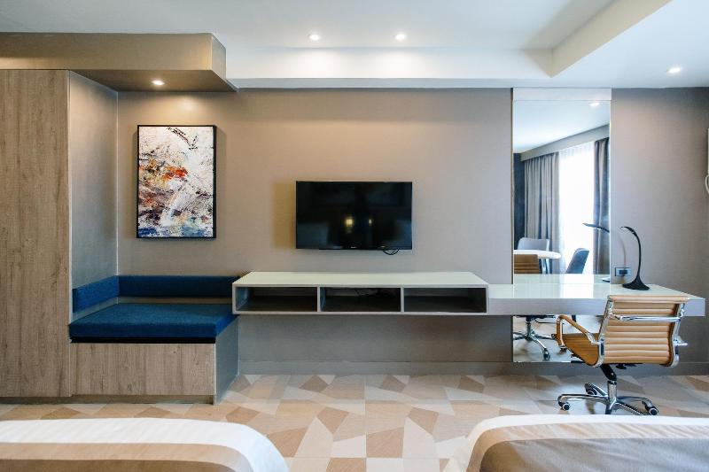 Zuri Hotel image