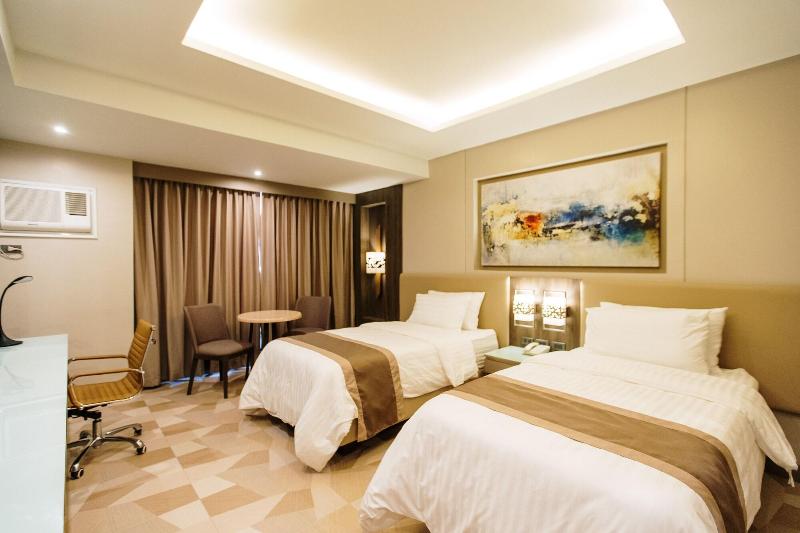 Zuri Hotel image