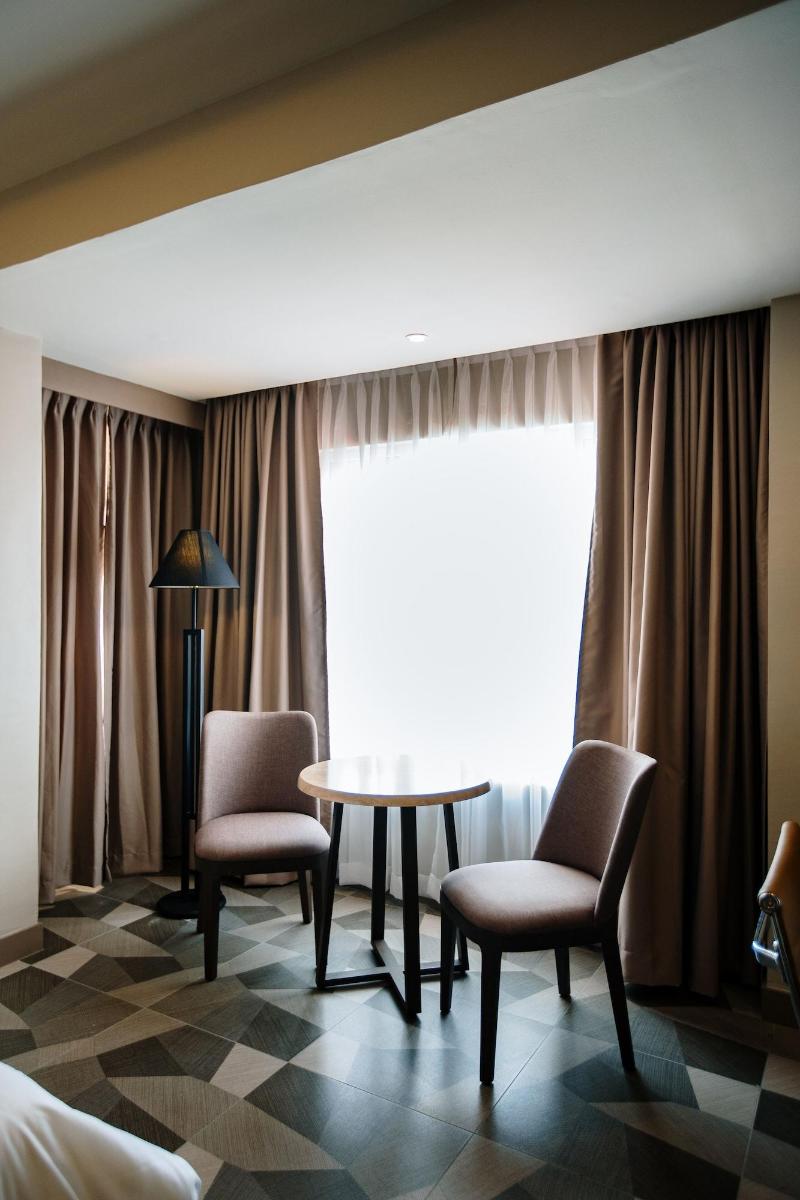 Zuri Hotel image