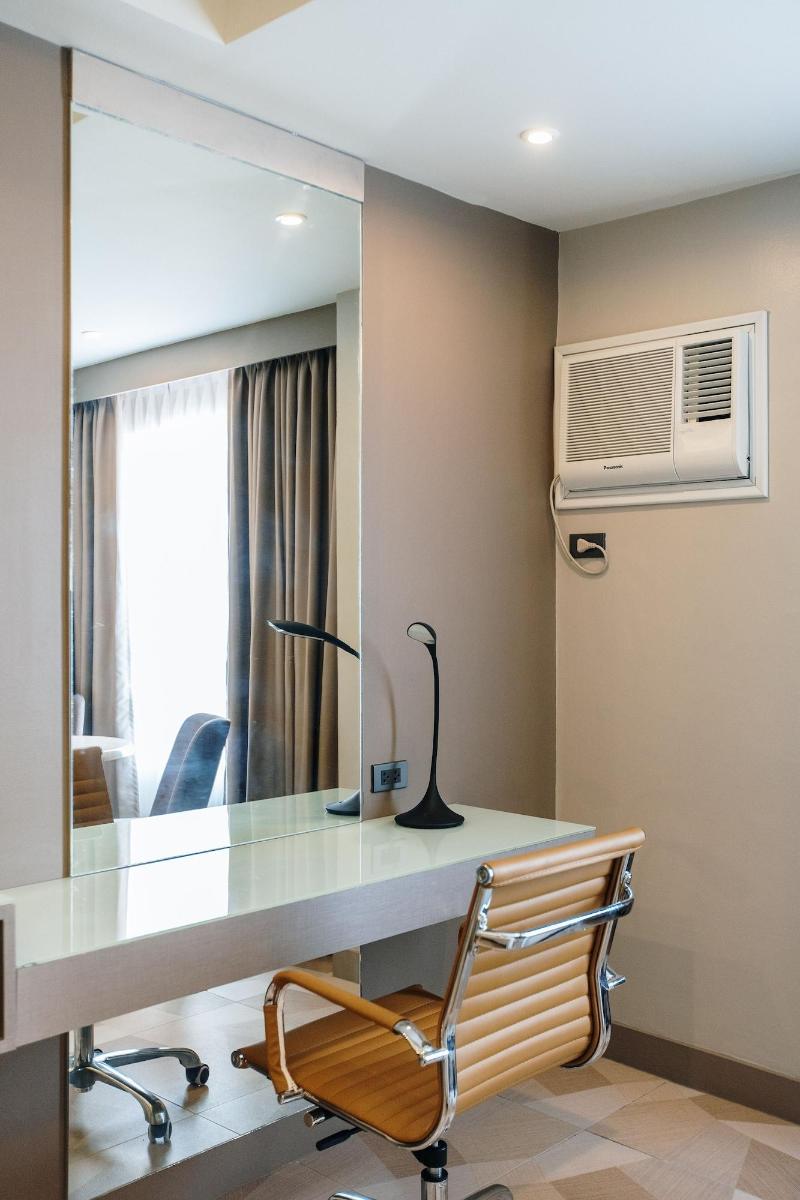 Zuri Hotel image
