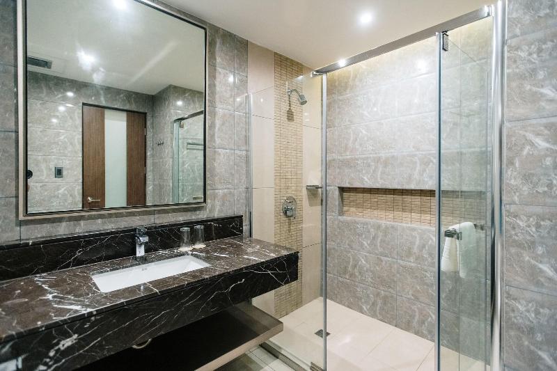 Zuri Hotel image
