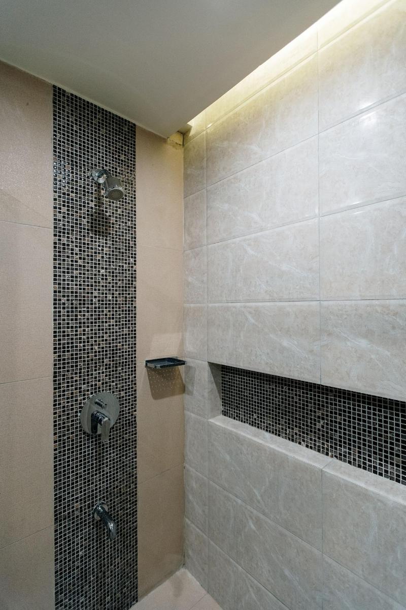 Zuri Hotel image