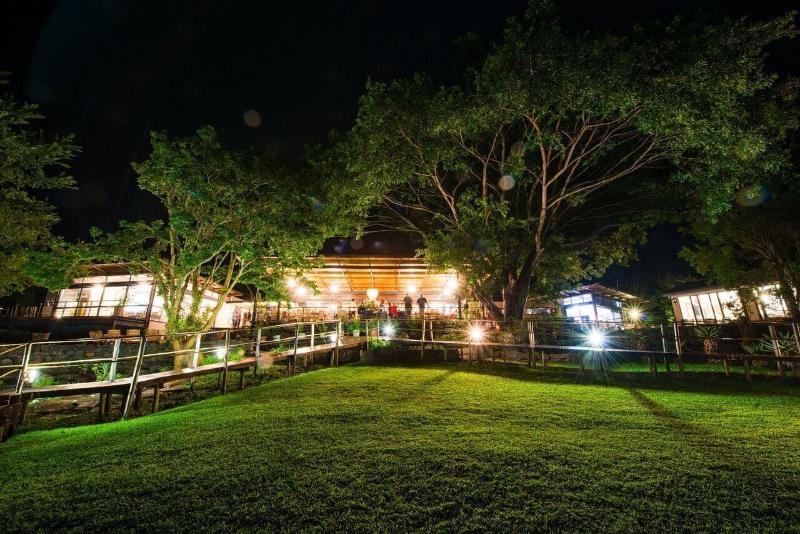 Fugitives' Drift Lodge