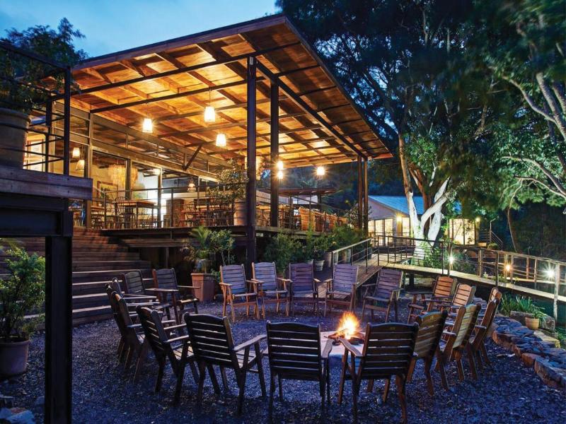Fugitives' Drift Lodge