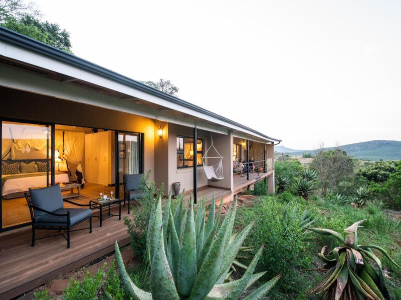 Fugitives' Drift Lodge