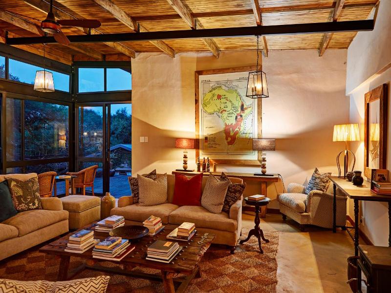 Fugitives' Drift Lodge