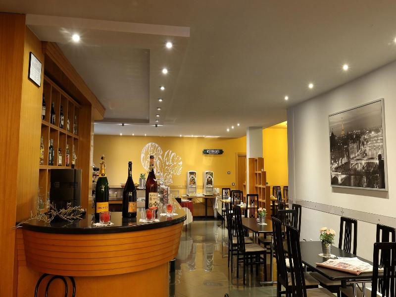 Hotel Romanisio image